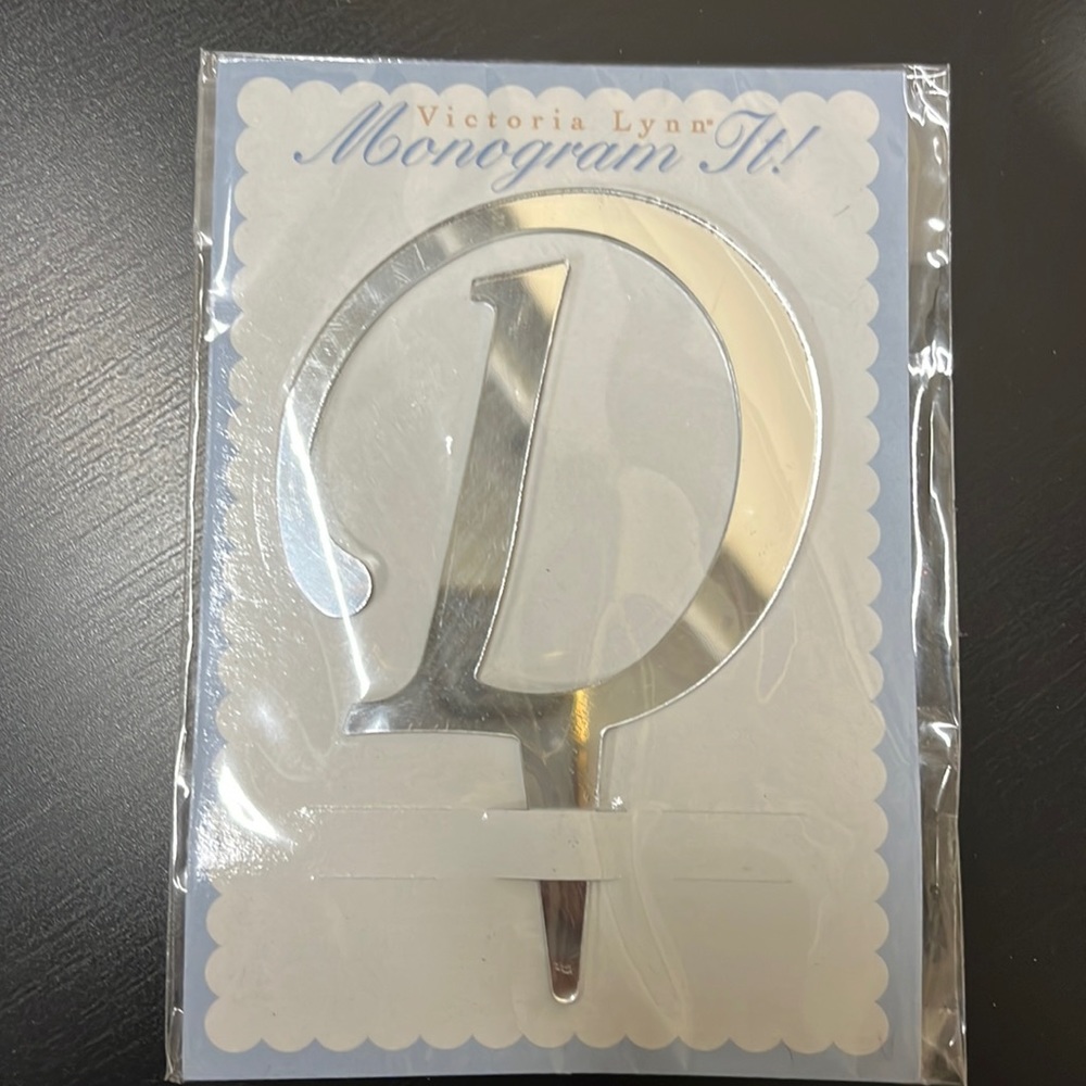 Monogram letter D